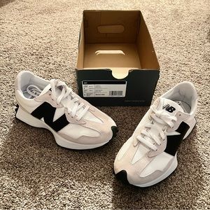 NEW BALANCE 327 Sneakers